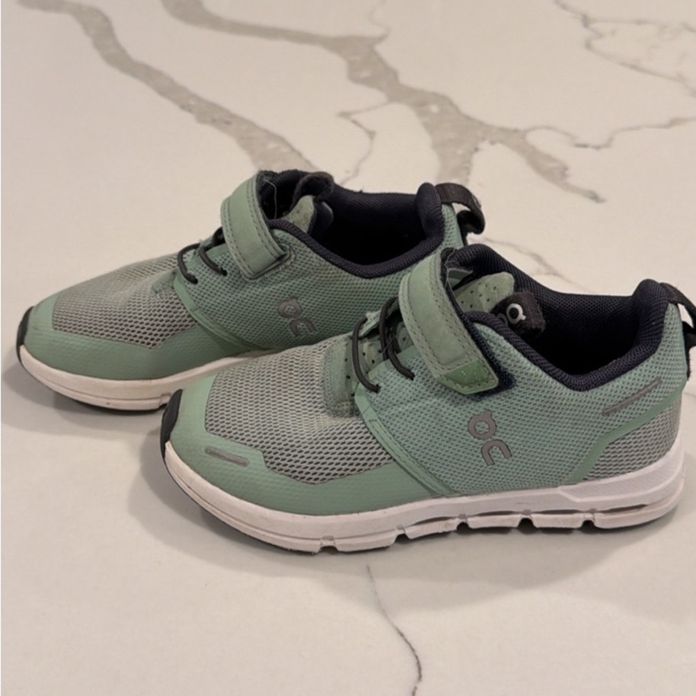 Mint Green Boys On Kids Cloud Shoes - Picture 2 of 5